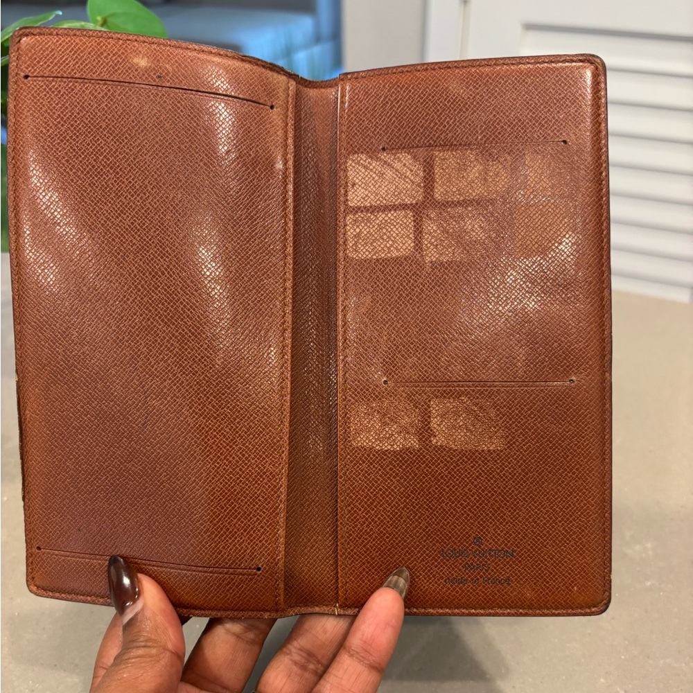 LV Monogram Checkbook - Picture 2 of 7